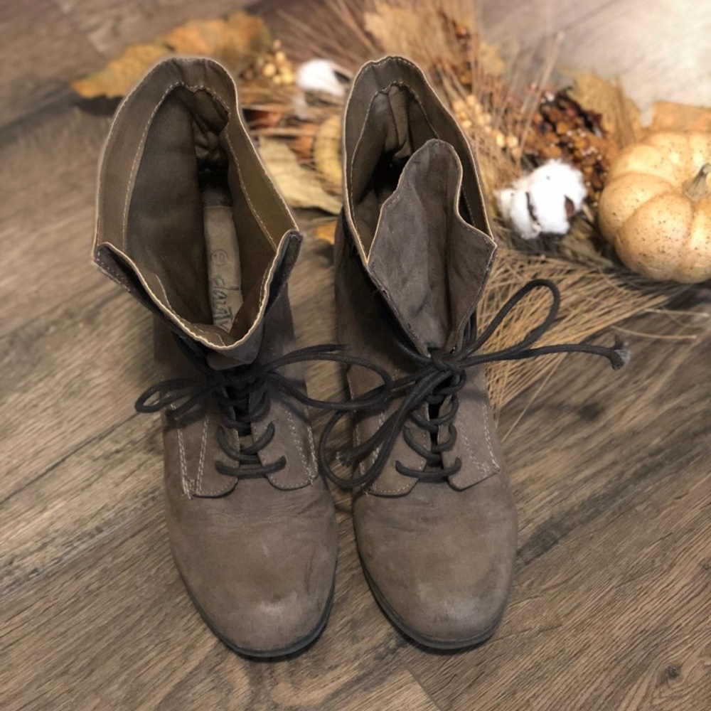 Daytrip Boots sz 10
